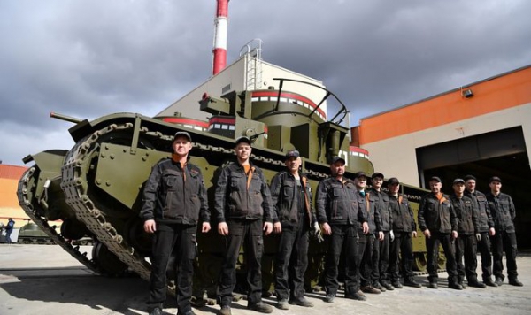Уральские умельцы воссоздали по чертежам тяжелый пятибашенный танк Т-35